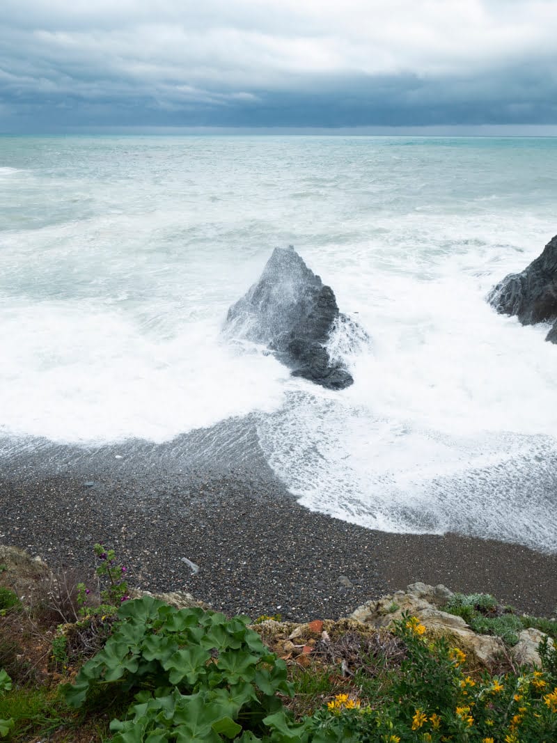 Olas rocas restaurante miramar Llançà